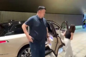 辽宁帮！艾伦，金金，弗格相聚，一如既往的亲近~